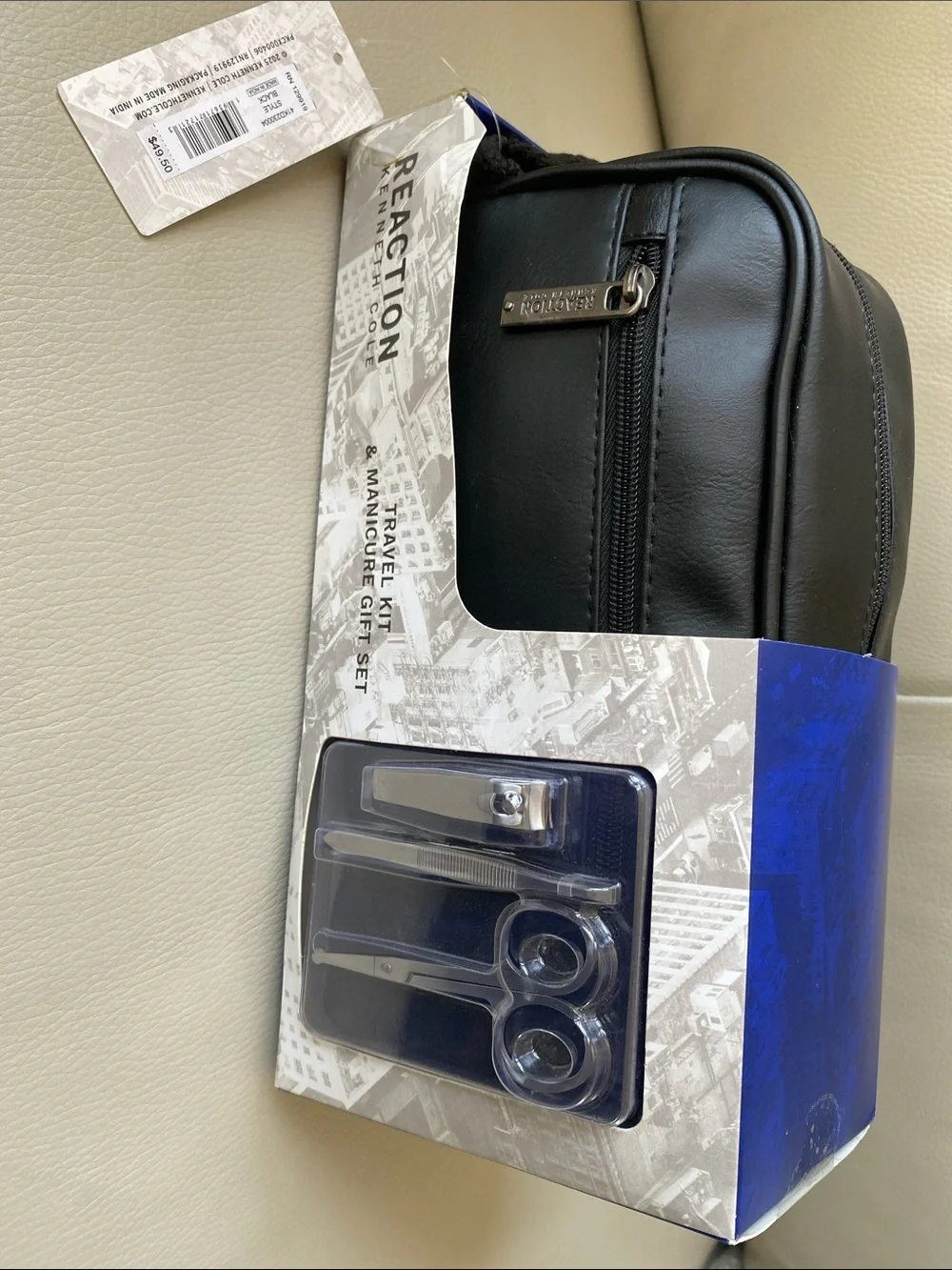Mens Travel bag - toiletry kit by Kenneth Cole